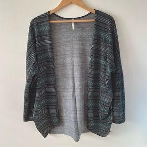 3/$30💚RIPE black and turquoise geometric print open cardigan size medium